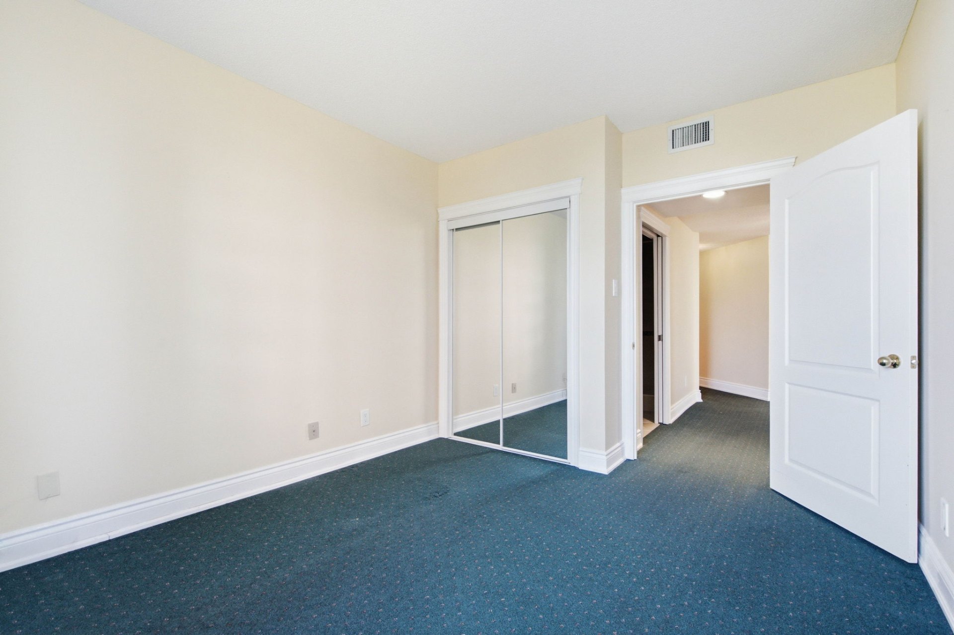 Den / Third Room
